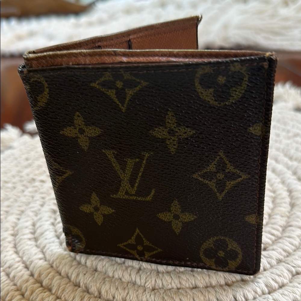 Louis Vuitton Brown Monogram Wallet authentic vintage classy chic unisex